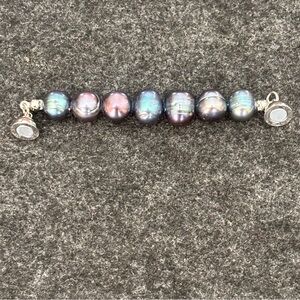 Maria Nicola charcoal pearl connector